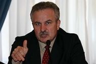 Экс-лидеру волгоградских профсоюзов продлили арест до осени