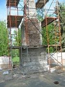 Ремонт военного памятника в Новоаннинском застопорился из-за подрядчиков