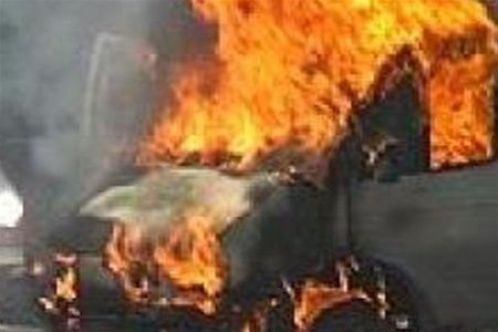 В Волгограде сгорел микроавтобус из Чувашии