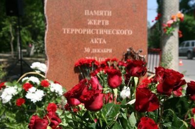 В Волгограде на месте взрыва троллейбуса установили мемориальный знак