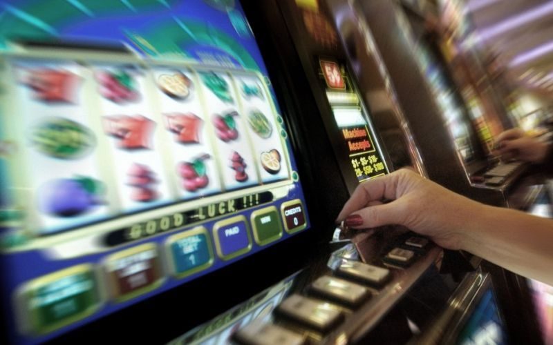 Волгоградский СОБР ликвидировал сразу три нелегальных казино
