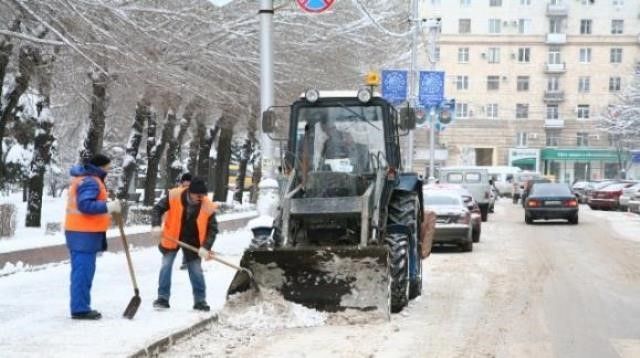 Дорожные службы Волгограда приступают к снегоуборочным работам