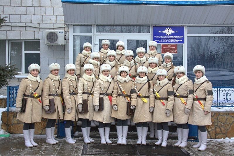 2 февраля в Волгограде на службу заступают регулировщицы в форме военных лет