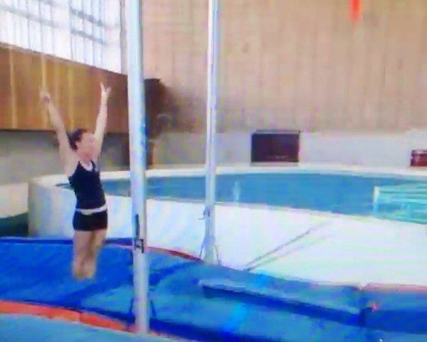 Елена Исинбаева покорила 5,1 метров в волгоградском манеже