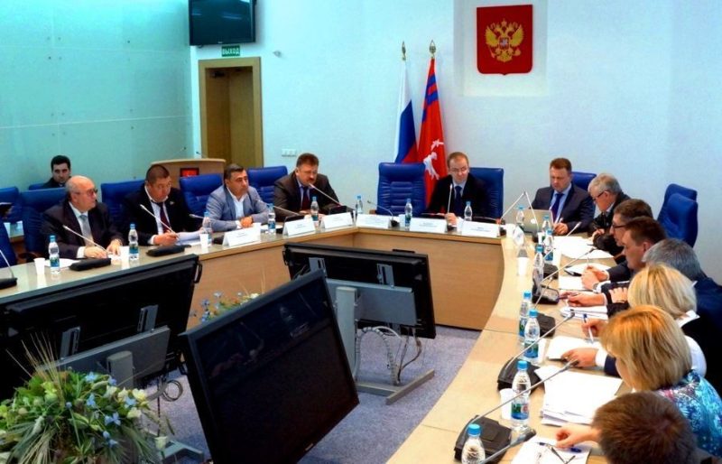 Депутаты Волгоградской областной Думы рассматривают поправки в бюджет