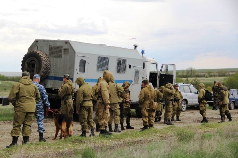 На поиски шестерых человек под Волгоградом направился отряд из 200 полицейских