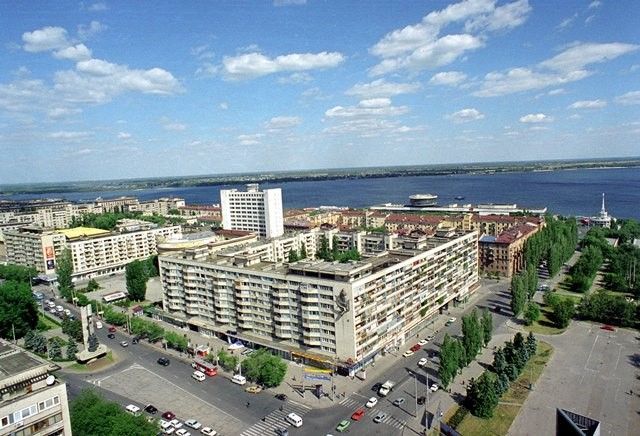 В Волгограде размер среднемесячной зарплаты на предприятиях выше 27 тысяч рублей