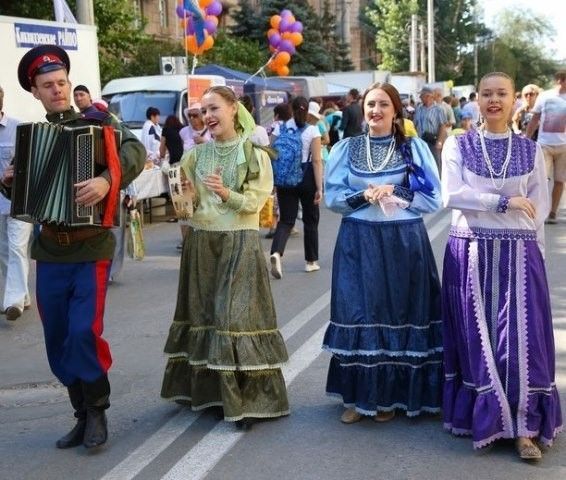 В Волгограде на День города выступят «Парк Горького» и «Уездный город»