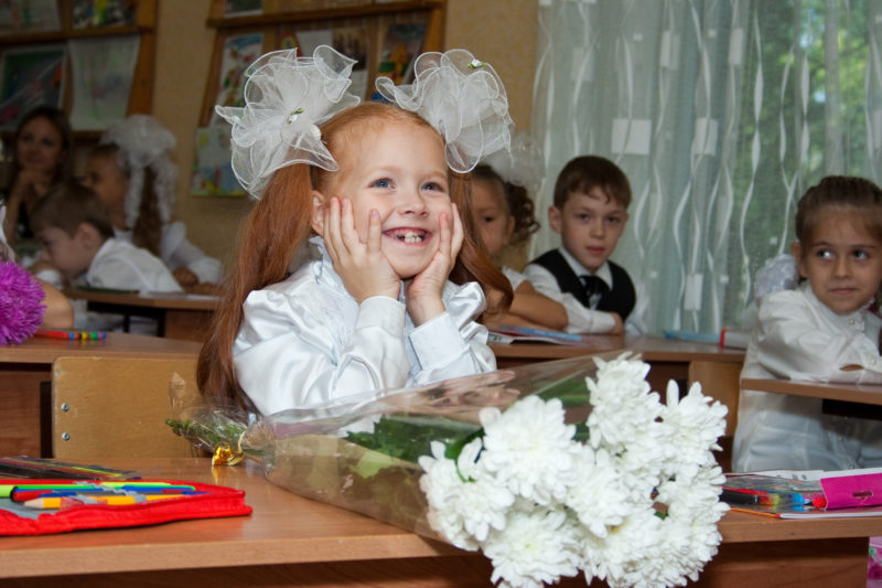 В Волгоградской области многодетным семьям помогают подготовить детей к школе