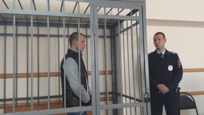 В Волгограде подозреваемый в гибели роллера на Аллее Героев взят под стражу в зале суда. Видео