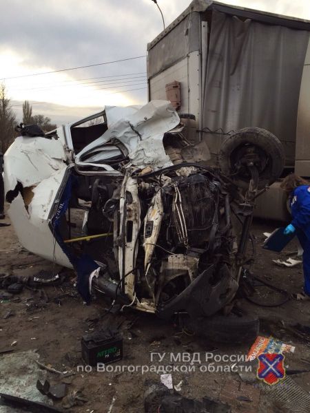 В Волгограде в ДТП погибли водитель и 10-летний пассажир маршрутки