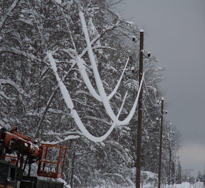 Мокрый снег нарушил электроснабжение Волгоградской области