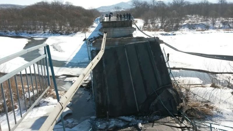 На трассе Владивосток-Находка обрушился мост