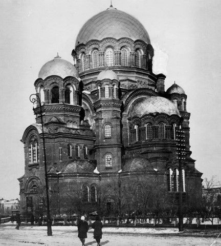В Волгограде приступили к закладке фундамента храма Александра Невского