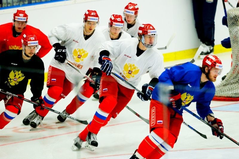 На основной сбор Олег Знарок отобрал 13 хоккеистов