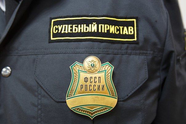 Должник из Дубовского района пытался переоформить арестованные автомобили на сына