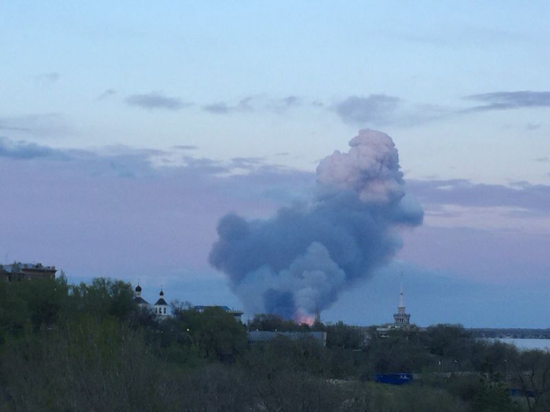 В Среднеахтубинском районе тушили масштабное возгорание