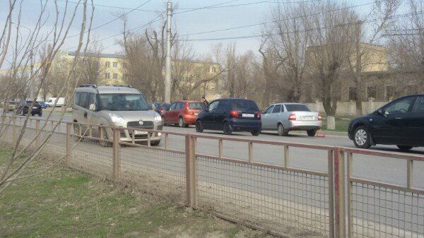 В Волгограде на Шоссе Авиаторов столкнулись шесть автомобилей