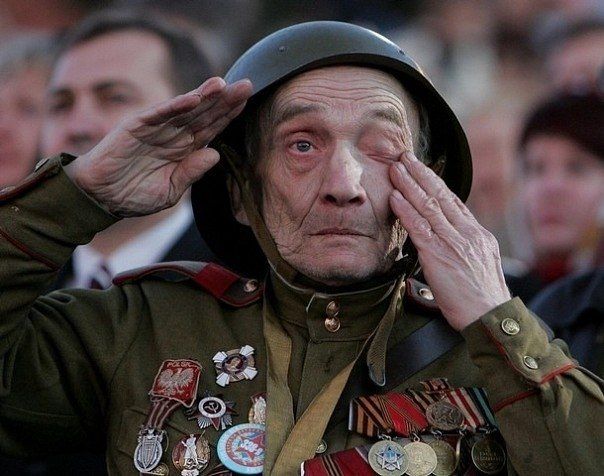 В Волгограде ветеранам ко Дню Победы вручат сумму, равную одному походу в магазин