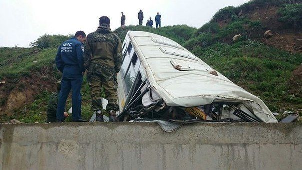 Автобус с российскими военнослужащими упал в пропасть в Южной Осетии