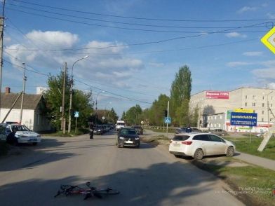 Под Волгоградом водитель иномарки сбил ребенка на велосипеде