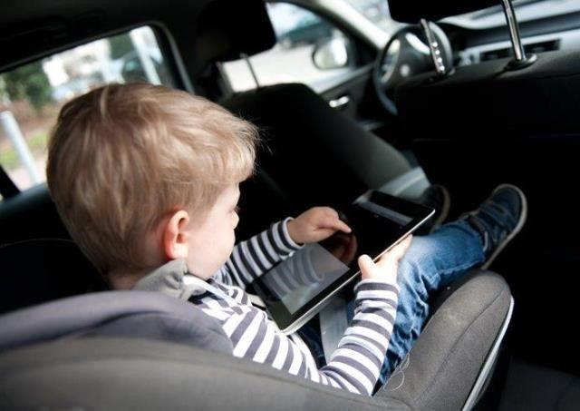 Волгоградским водителям расскажут об опасности оставления детей в автомобиле