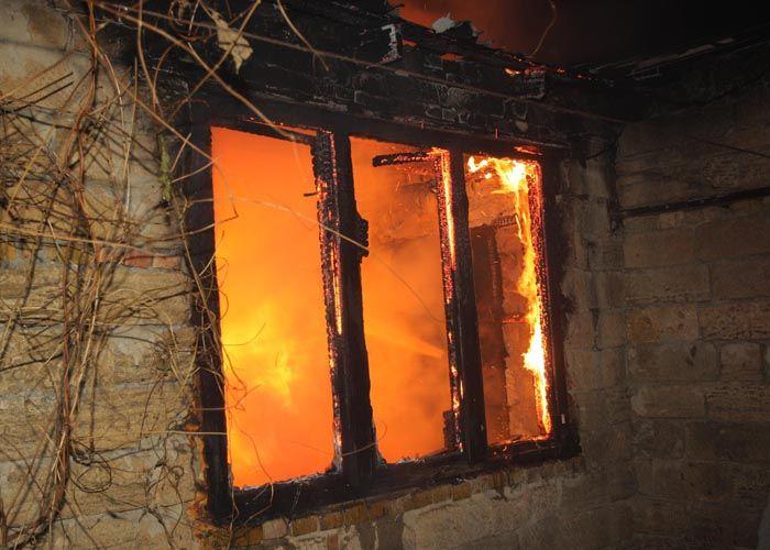 В поселке под Волгоградом при пожаре погибла женщина