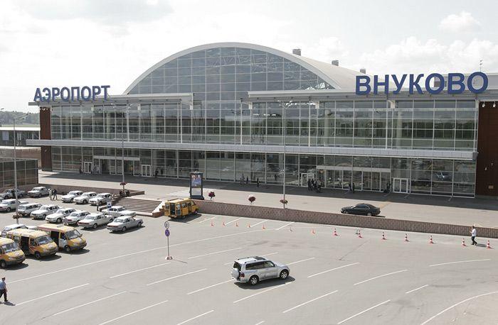 Сотрудники СЛО «Россия» занимались распространением наркотиков в столичном аэропорту