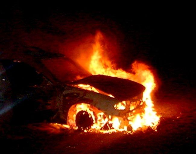 В Волгоградской области сгорела отечественная легковушка