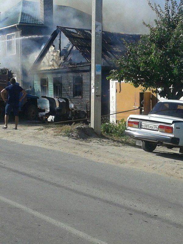 На севере Волгограда при пожаре частного дома погиб мужчина
