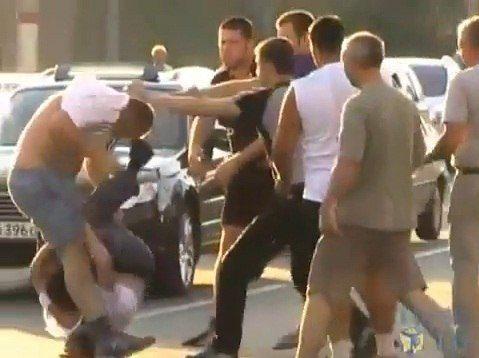 В Подмосковье сорок таксистов устроили кулачный бой из-за пассажиров
