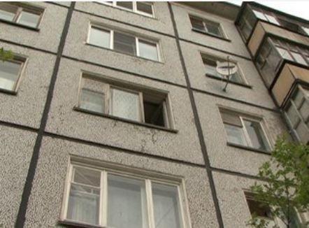 4-летний ребенок чудом остался жив после падения с 4 этажа