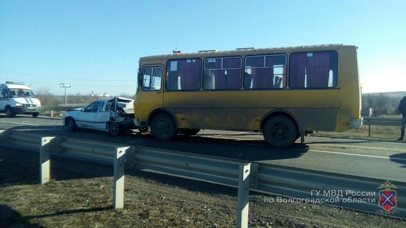 Под Волгоградом автобус устроил массовое ДТП: есть пострадавшие