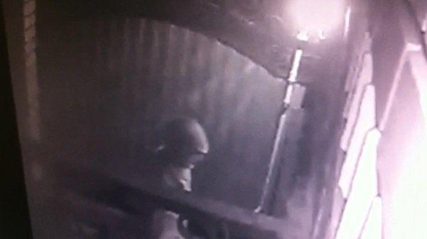Предполагаемый убийца продавца в Михайловке попал на камеры уличного видеонаблюдения