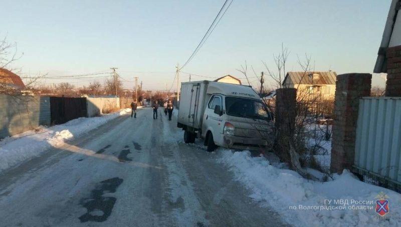 В Краснооктябрьском районе иномарка сбила 19-летнюю девушку