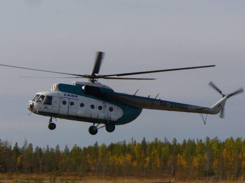На Алтае экскурсионный вертолёт упал в озеро