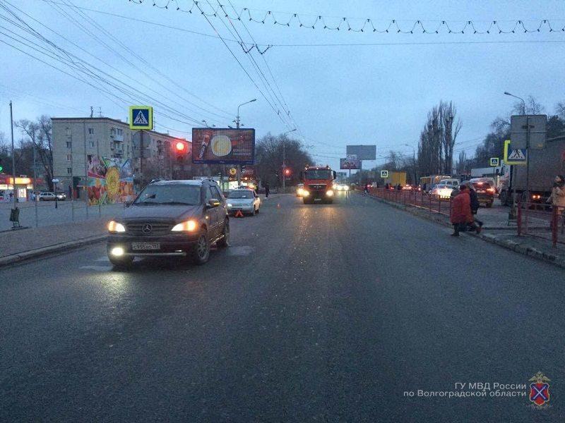 В Волгограде «Мерседес» сбил школьника на пешеходном переходе