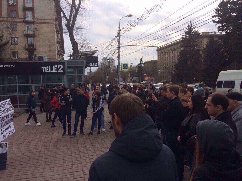 В Волгограде сторонники Навального ушли с митинга
