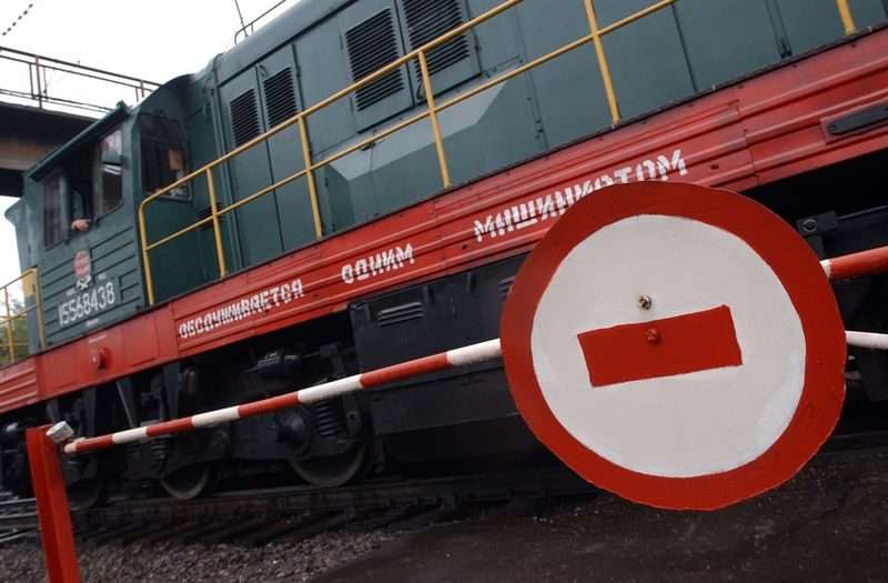 В Волгограде на сутки перекроют железнодорожный переезд