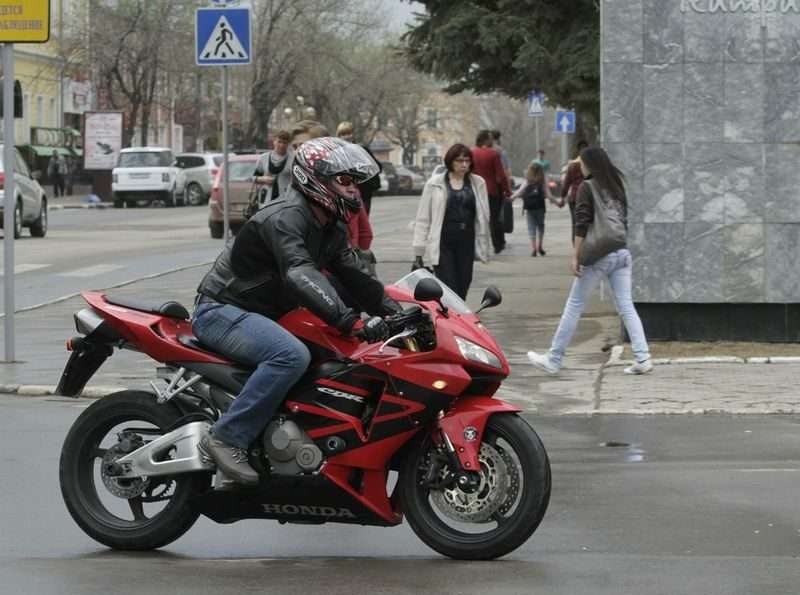 В Волгограде нашли воров сломанного мотоцикла