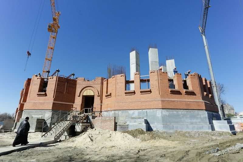 Администрация области отчиталась о ходе строительства храма Александра Невского