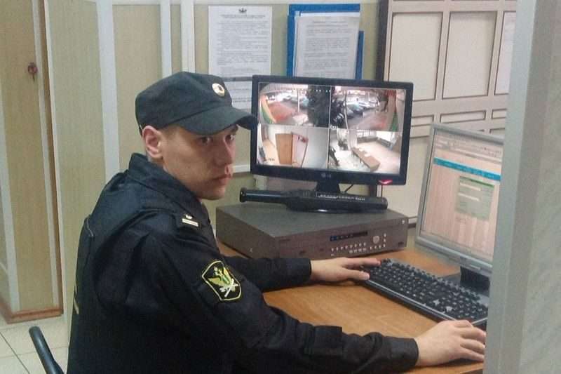 Судебный пристав спас старушку в Новониколаевском