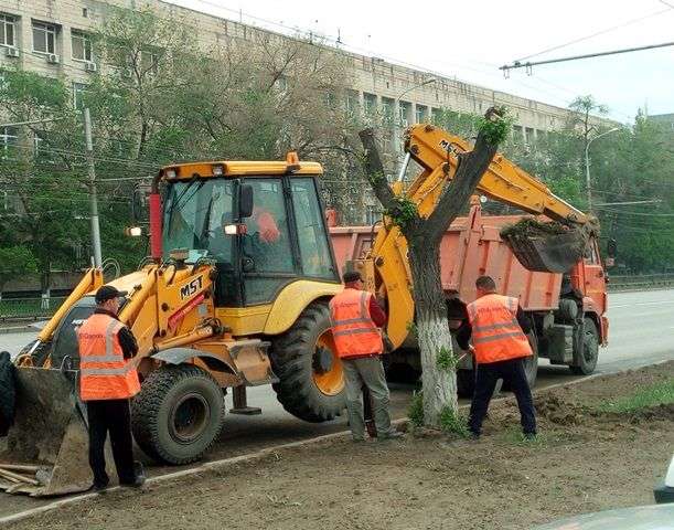 В Волгограде с проспекта Ленина вывезли почти 700 тонн грунта