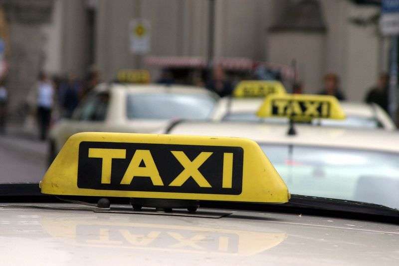 В Калачевском районе рецидивисты избили таксиста и угнали его авто
