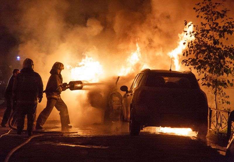 Ночью в Волгограде произошло самовозгорание авто