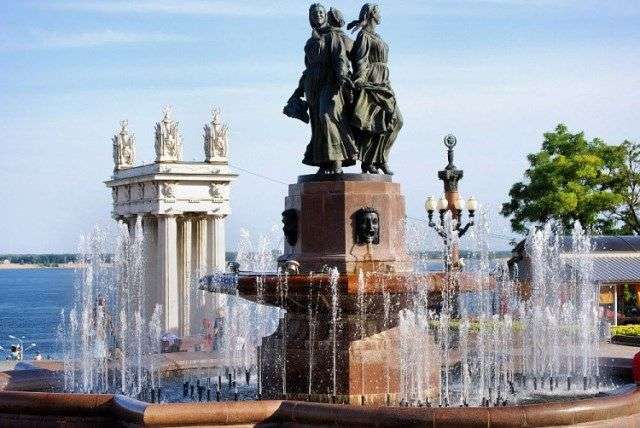 В Волгограде открывается сезон музыкальных вечеров у фонтана на набережной