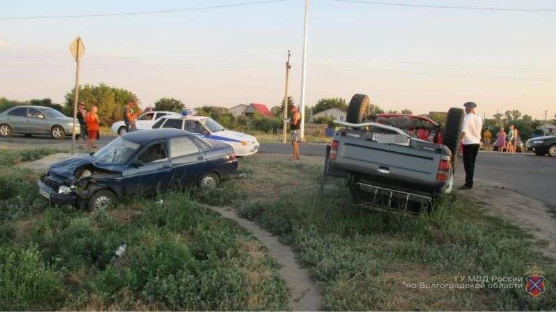 В Среднеахтубинском районе по вине автоледи водитель “десятки” попал в больницу