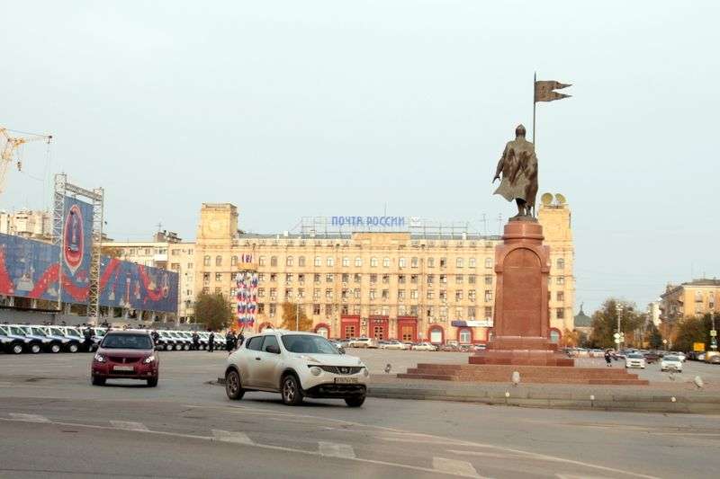 В центре Волгограда ограничат стоянку транспорта