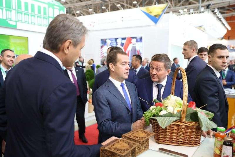 Дмитрий Медведев пожелал удачи волгоградскому АПК
