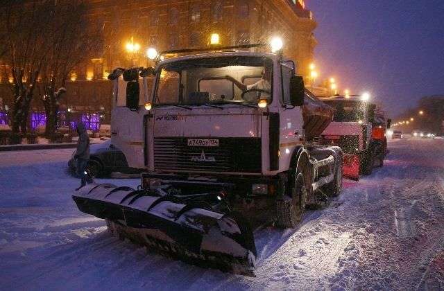 В Волгограде активно идет борьба со снегом